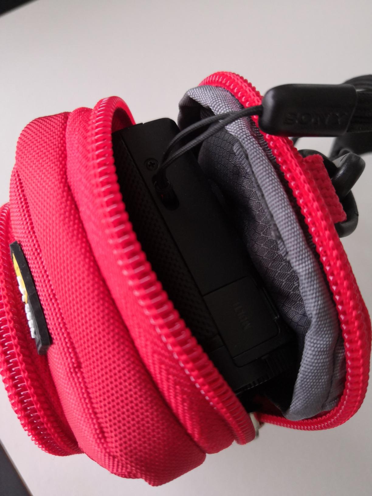Case Logic DCB302R étui compact rouge nylon