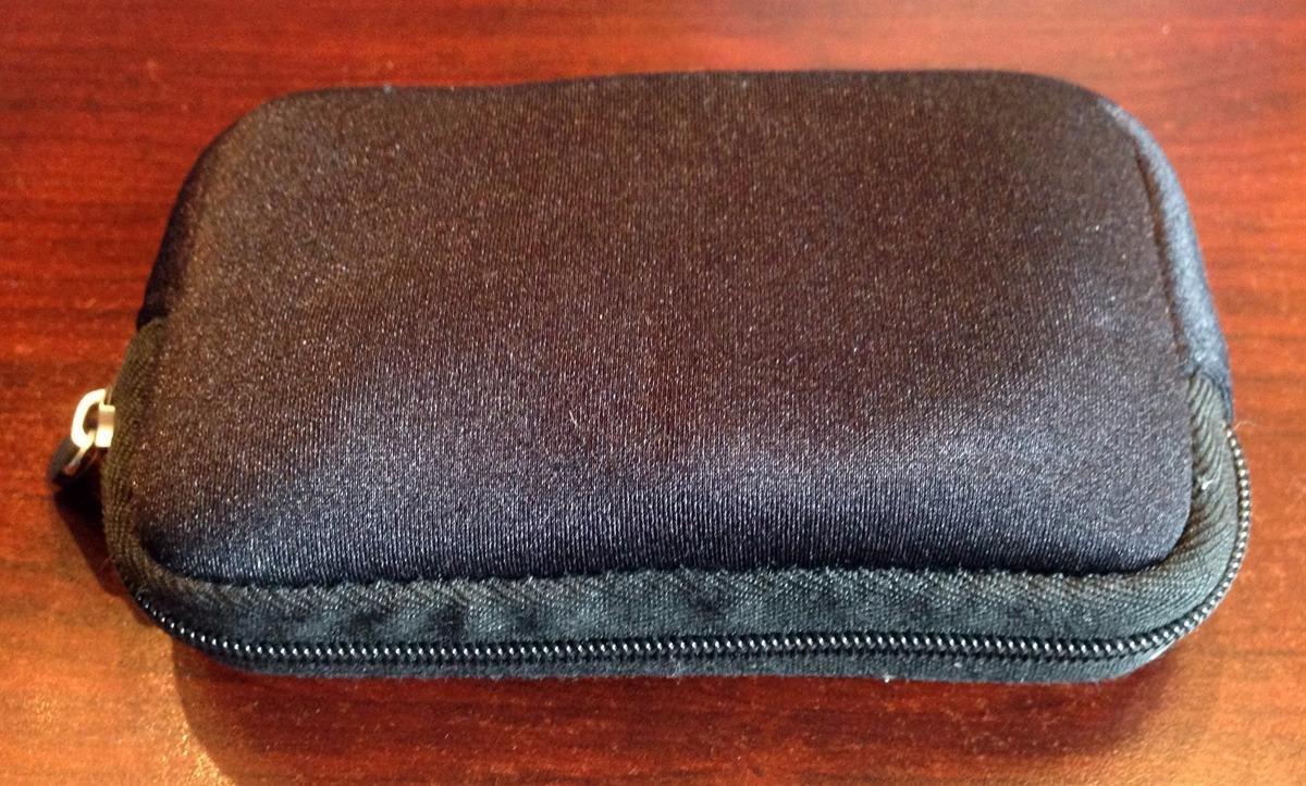 Case Logic UNZB3K housse caméscope néoprène noire compacte