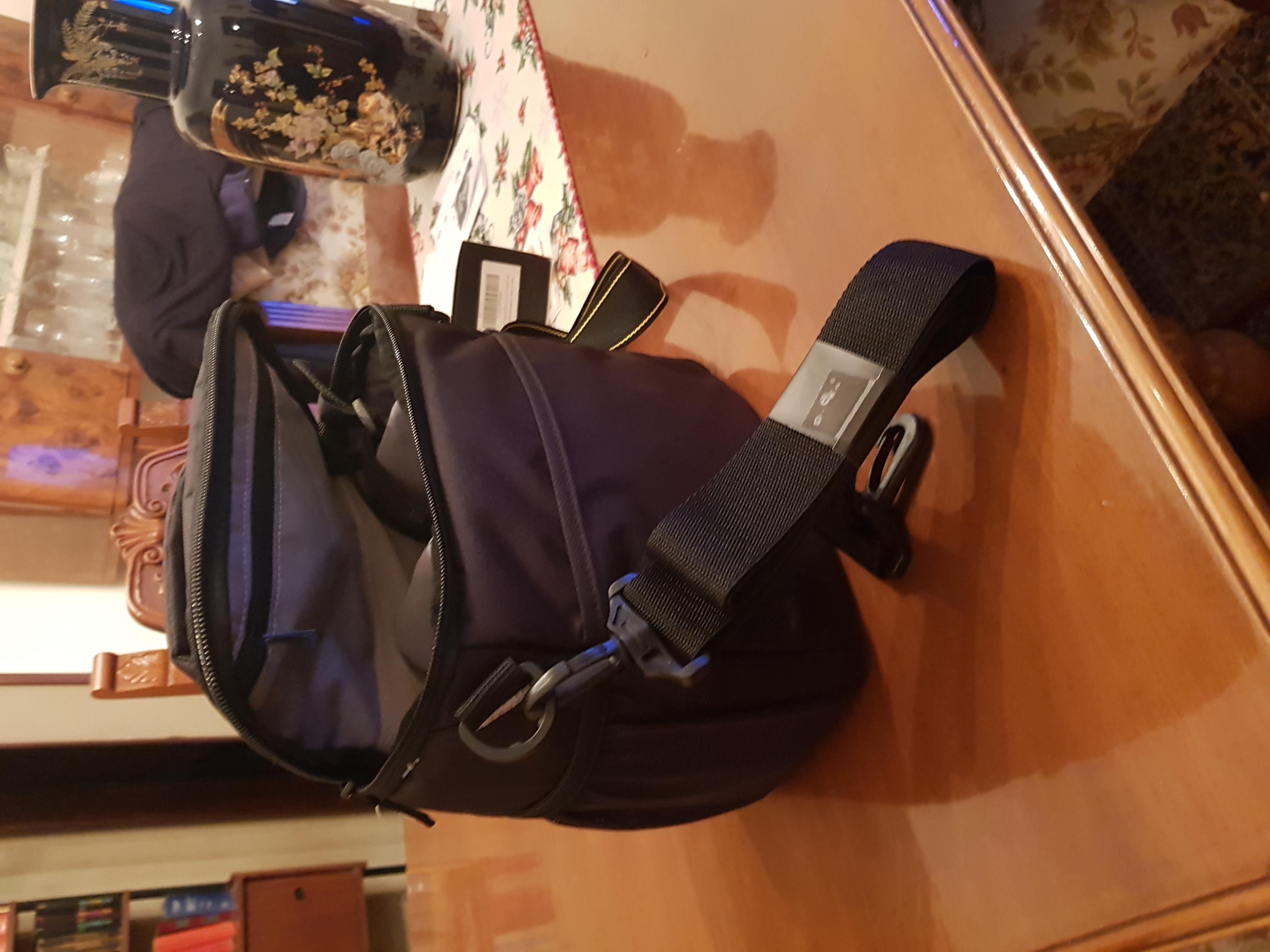 Case Logic TBC409K housse reflex noir protection hamac