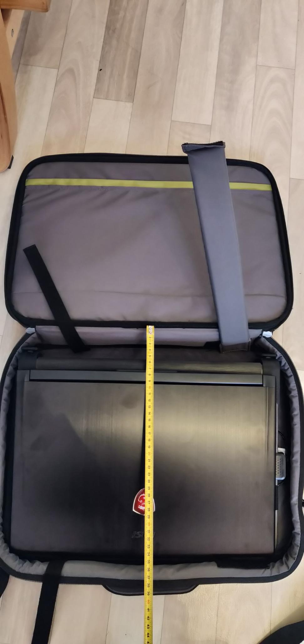 Case Logic PNC218 sacoche PC 17-18" noire nylon