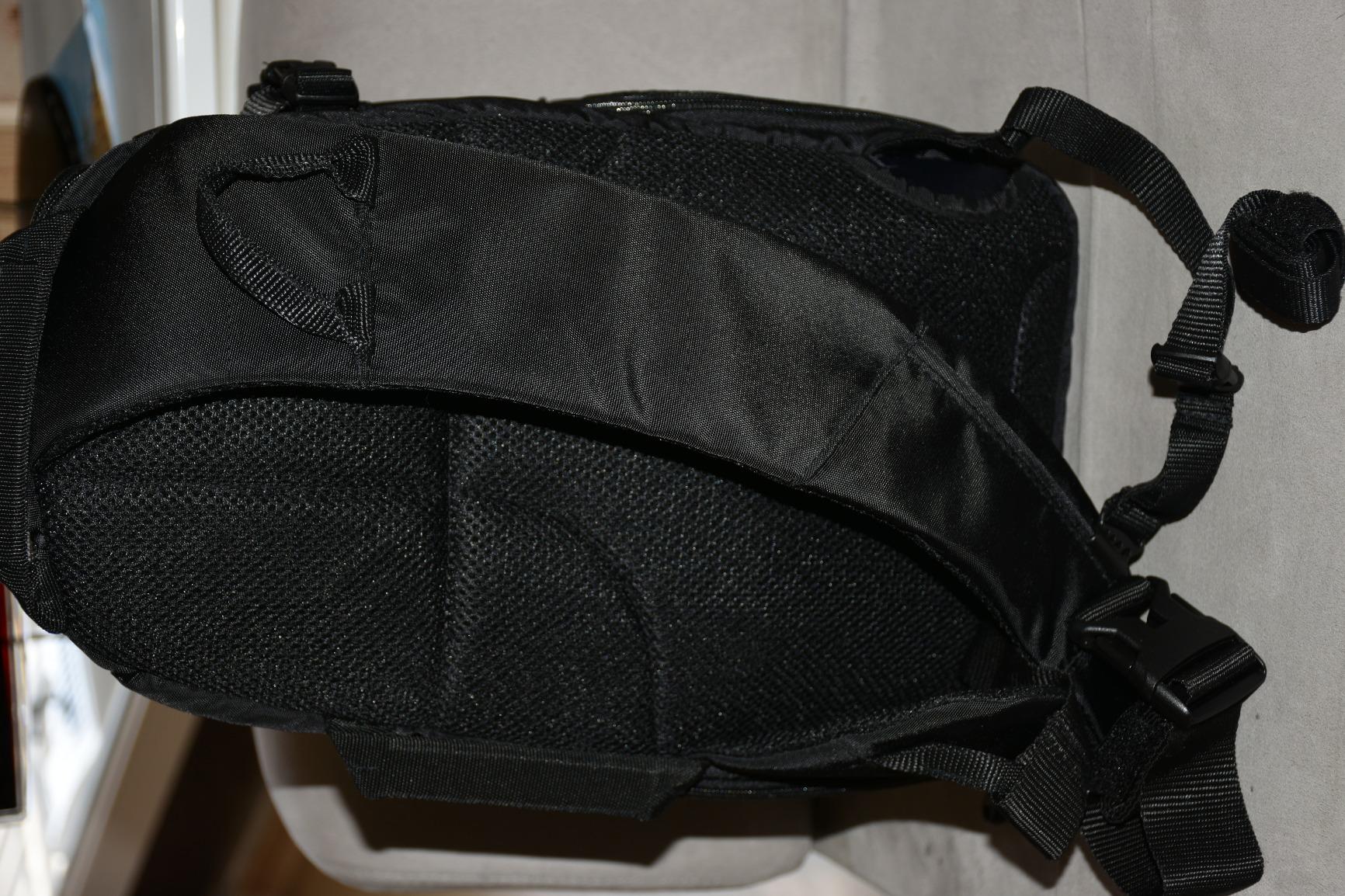 Case Logic DCB-308 sac bandoulière reflex noir séparateurs