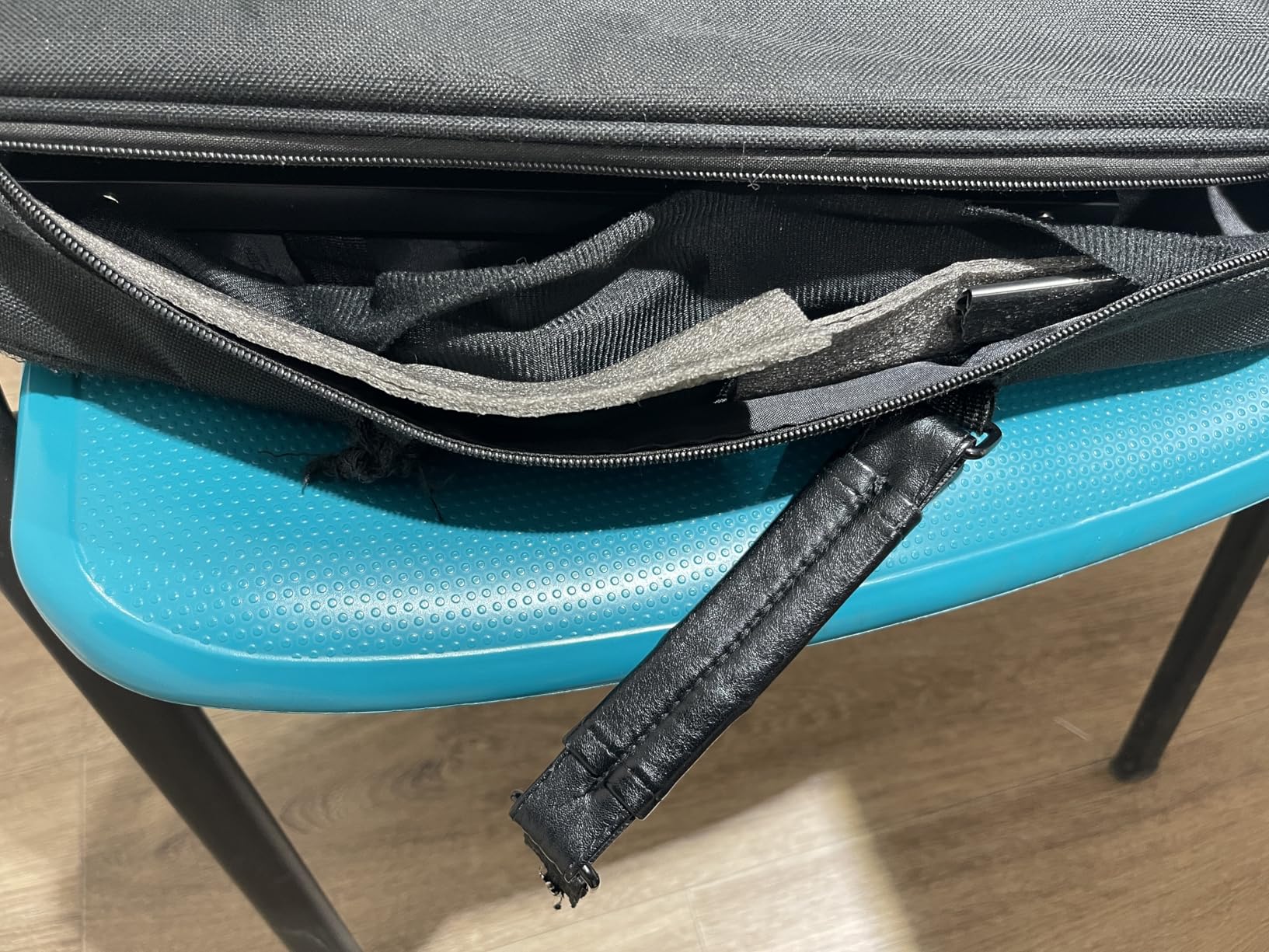 Pedea Trendline housse pc 20,1" noir bandoulière