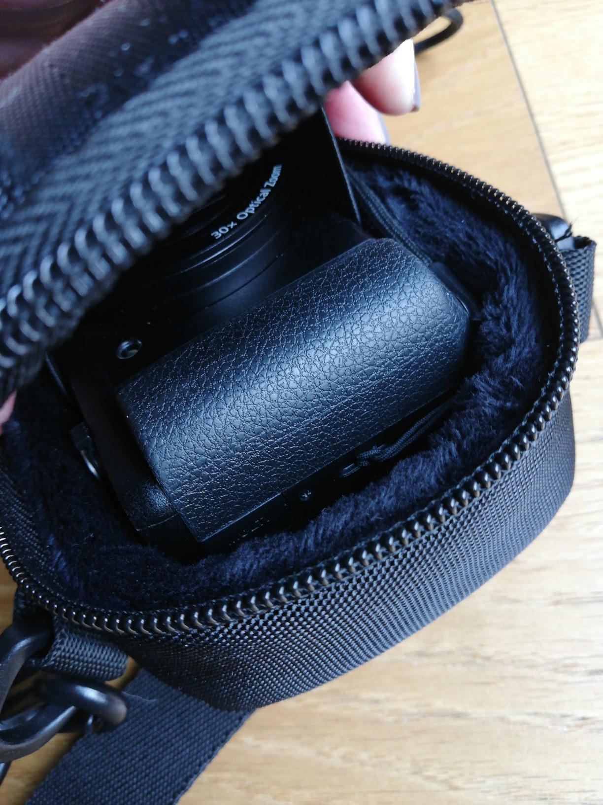 Case Logic QPB-202K housse appareil photo compact noire semi-rigide