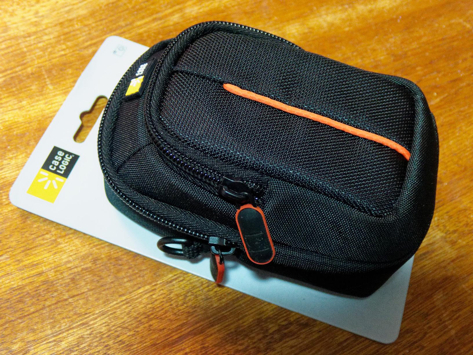 Case Logic DCB313K étui appareil photo compact noir poche zippée