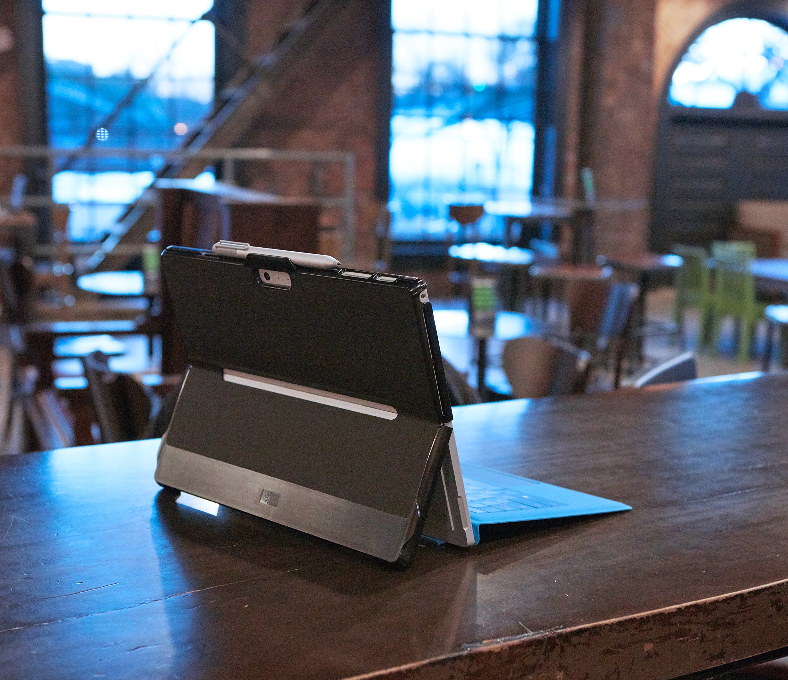 Case Logic CKSE2197K coque Surface Pro 4 noir