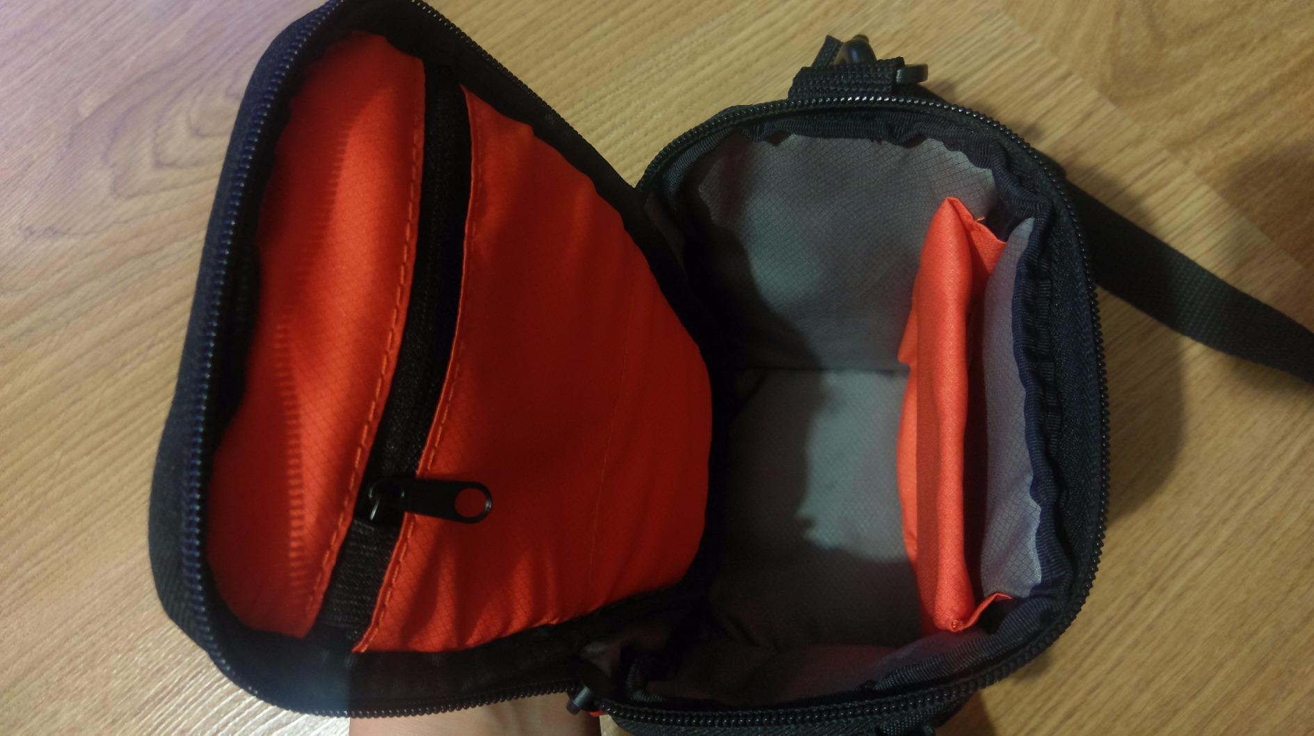 Case Logic DCB-304K étui appareil photo noir grand zoom