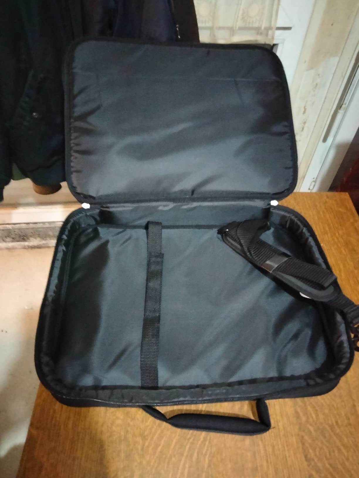 Case Logic VNCi217 sacoche ordinateur 17,3" noire