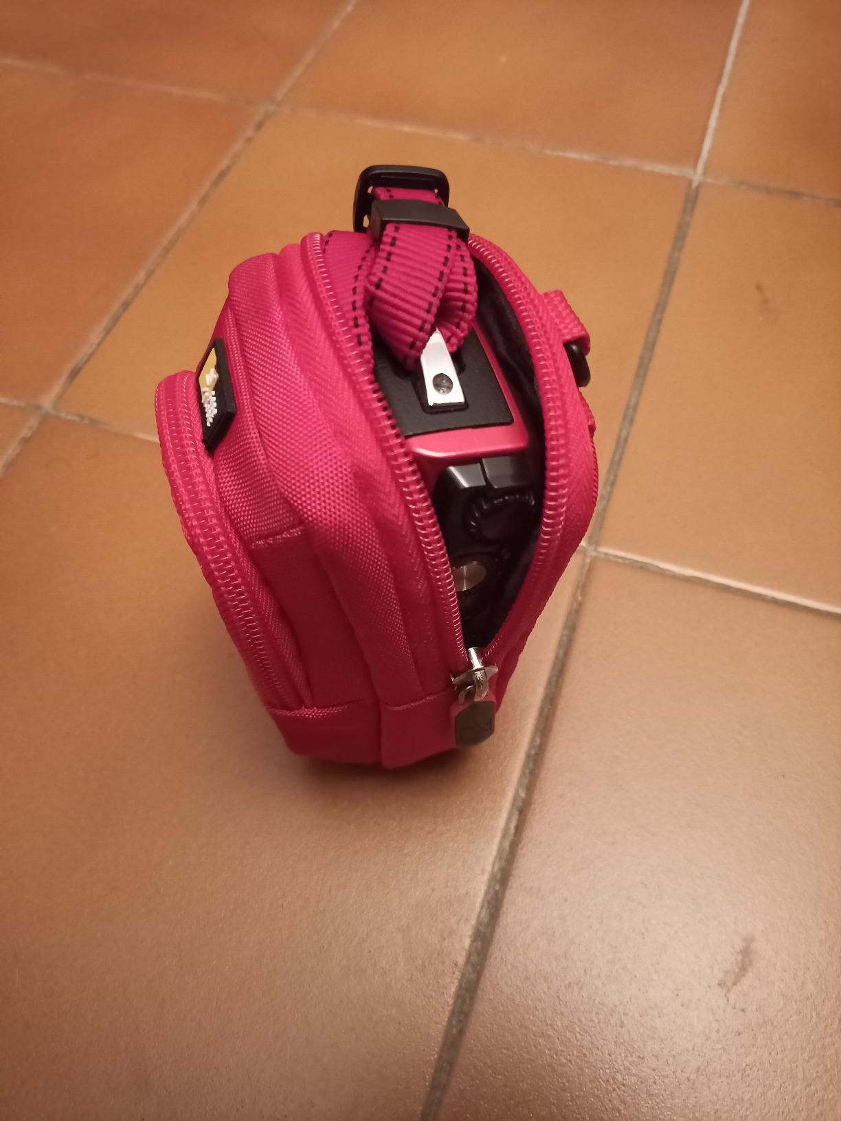 Case Logic DCB302R étui compact rouge nylon