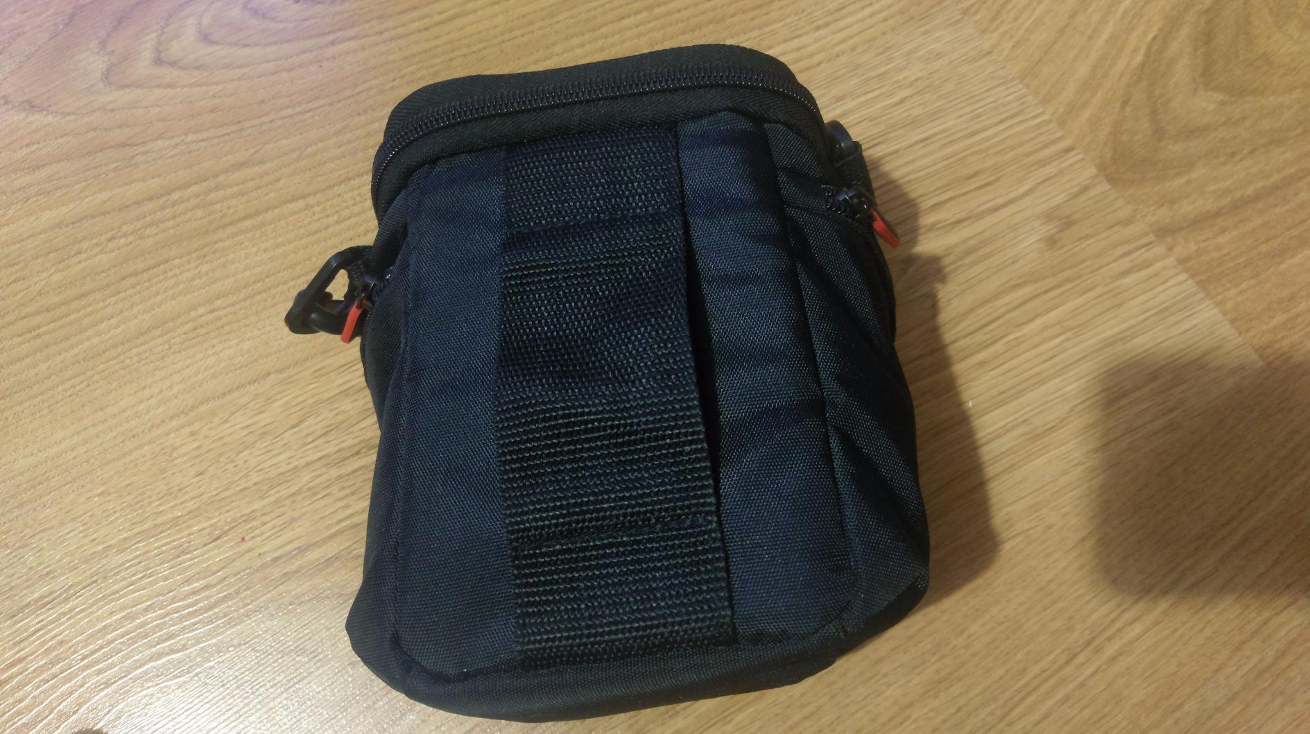 Case Logic DCB-304K étui appareil photo noir grand zoom