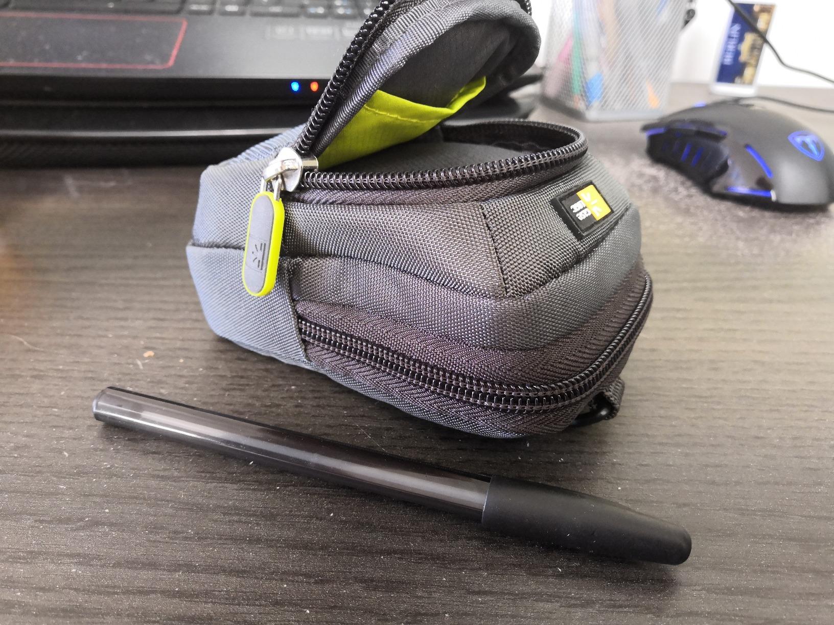 Case Logic DCB302GY étui photo compact gris polyester