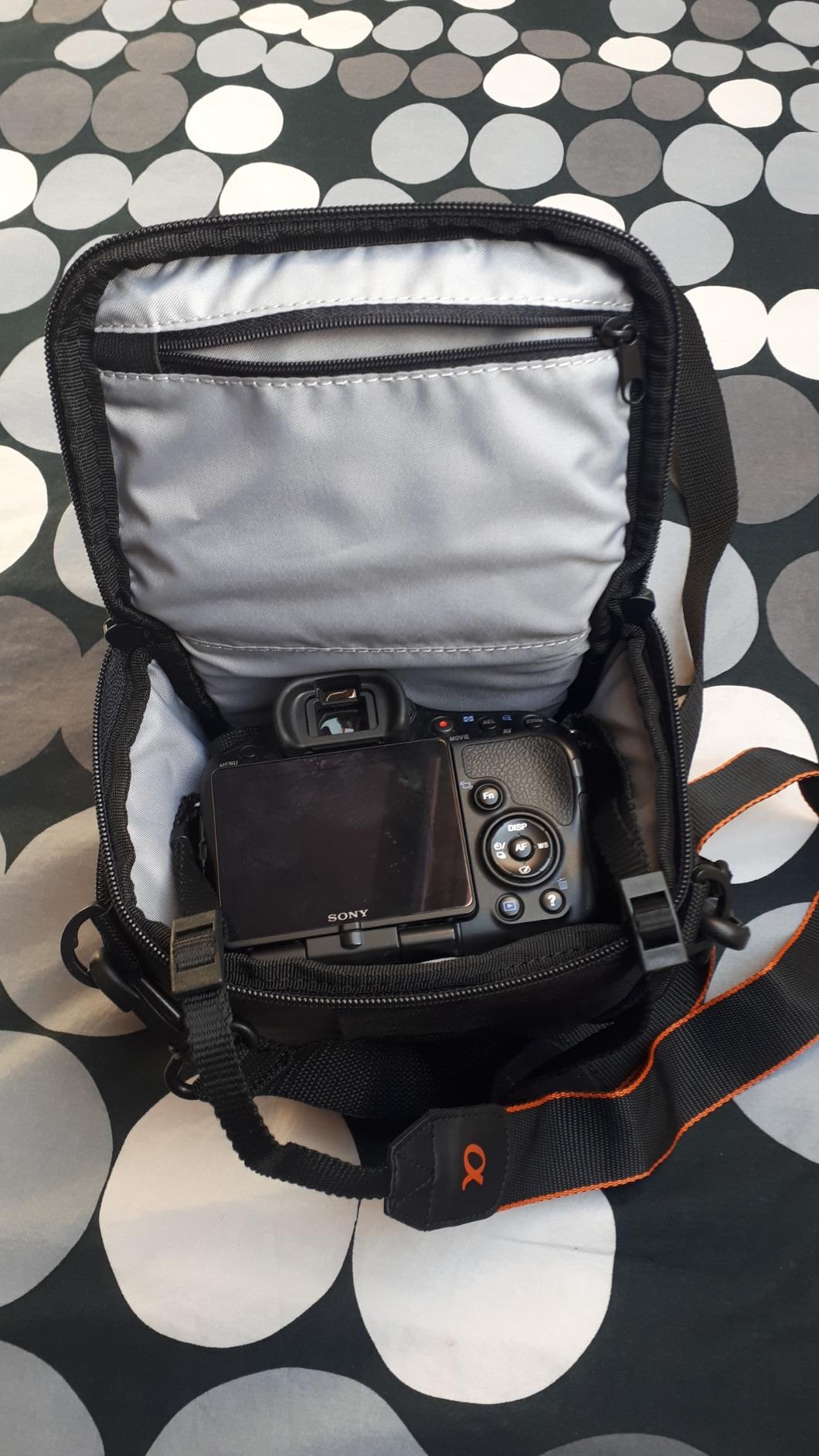 Case Logic TBC406K housse reflex noir nylon compacte